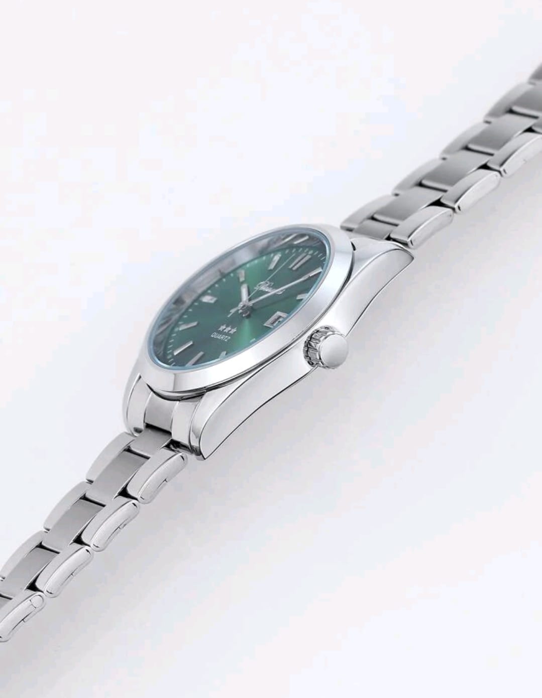 Men Round Pointer Date Quartz Watch