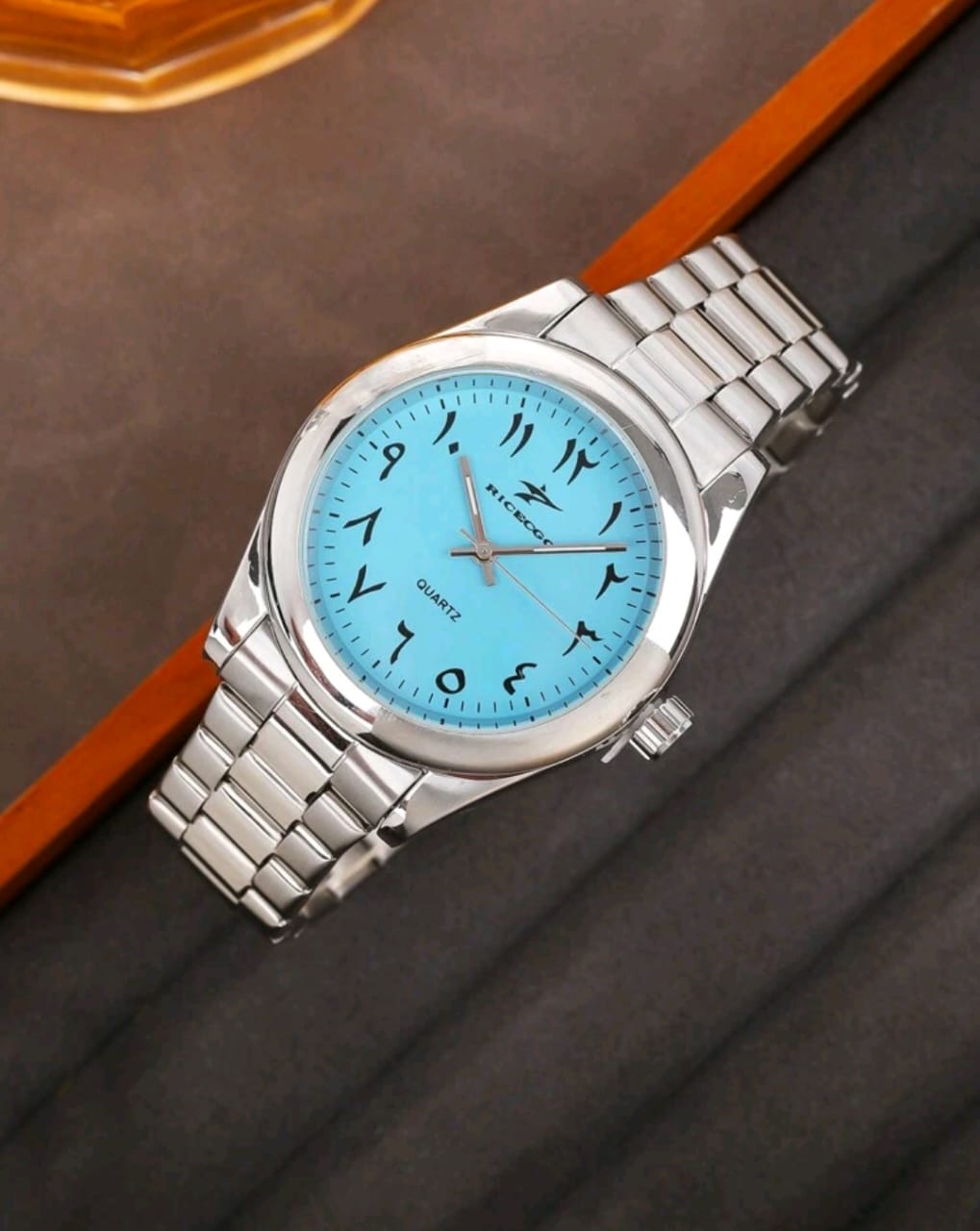 Classic Men's Quartz Watch Suitable For Daily Wear